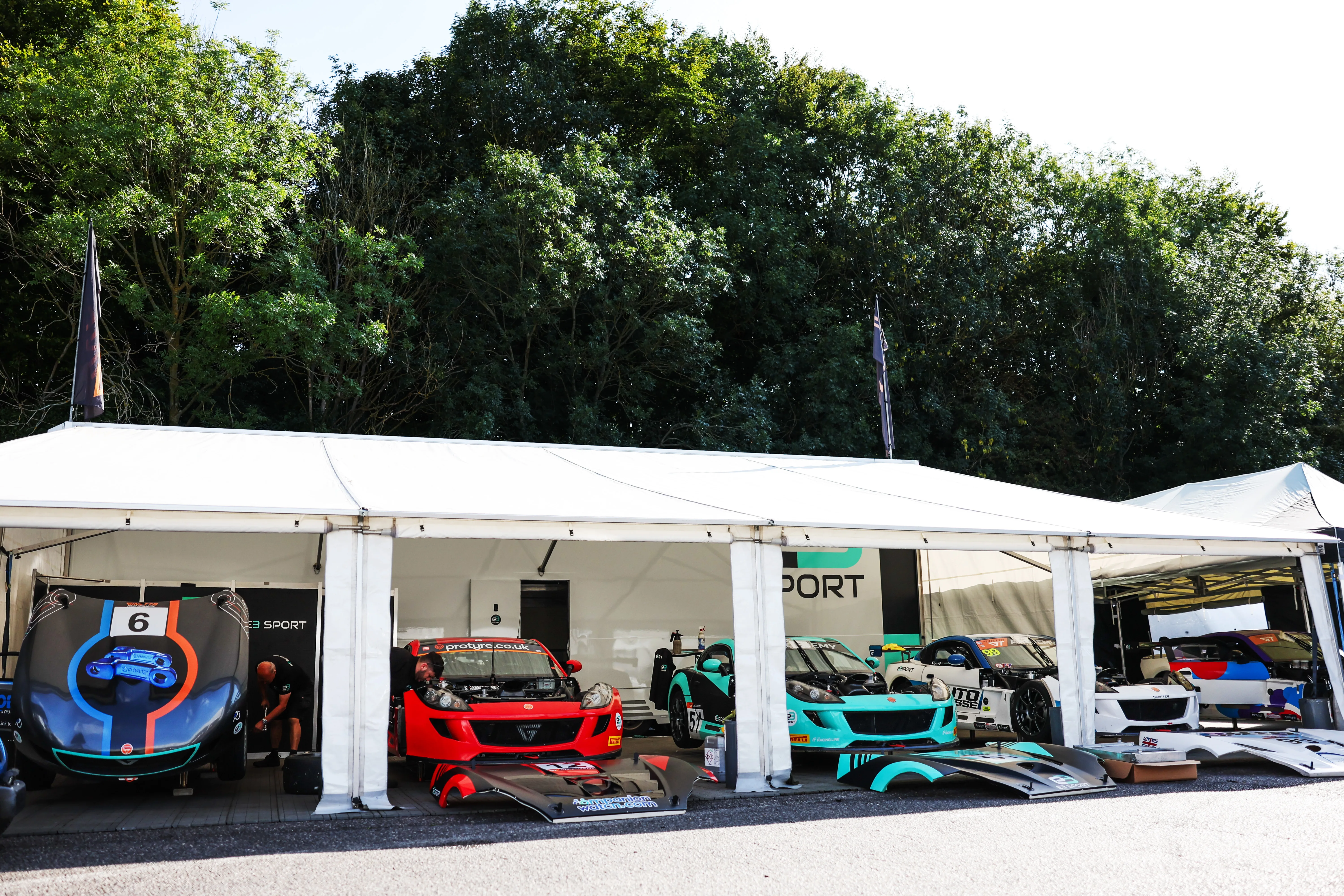 E3 Sport team support in Ginetta Juniors